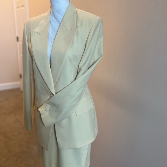 Yellow Blazer and Pants/Skirt Set (3 Piece) - Picture 3 of 9